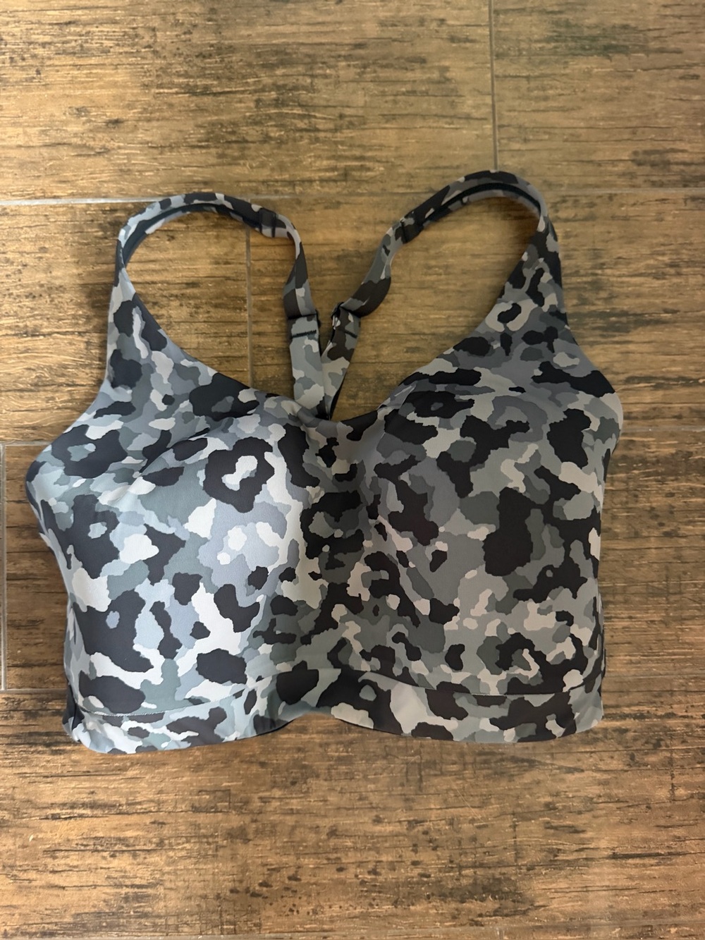 Athleta Sports Bra 36 DD gray black camouflage
